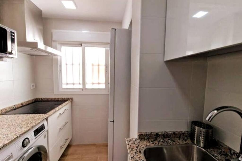 Moderno Apartamento Sevilla Zona Nervion. Wifi/Ac Exteriör bild